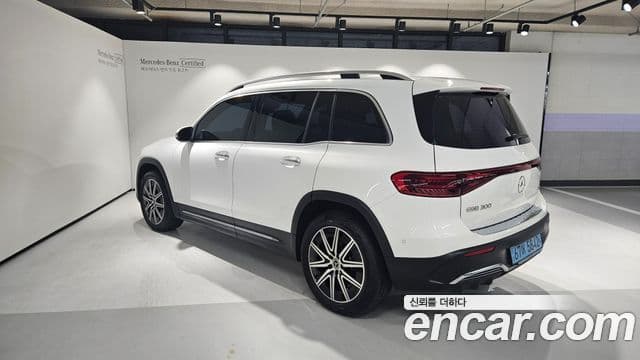 Mercedes-Benz EQB 2025 — ფოტო 14/20