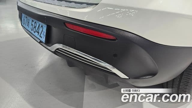 Mercedes-Benz EQB 2025 — ფოტო 18/20