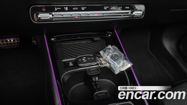 Mercedes-Benz GLB-Class 2025 — Фото 16/20