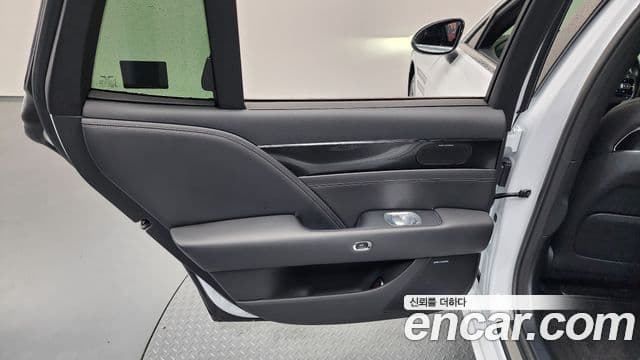 Genesis G90 2022 — Photo 3/37