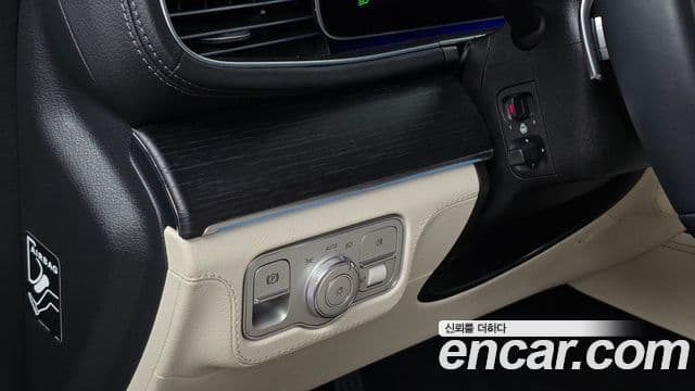 Mercedes-Benz GLE-Class 2025 — Photo 6/30