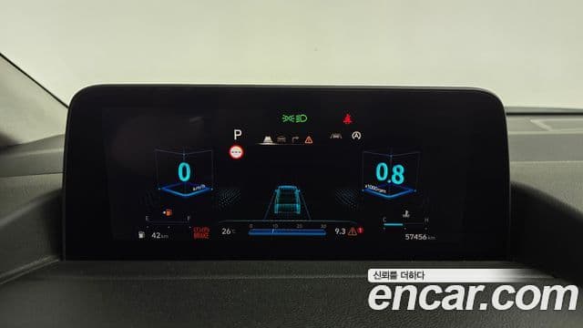 Hyundai Staria 2023 — ფოტო 8/20
