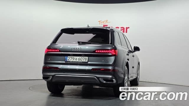 Audi Q7 2021 — ფოტო 4/20