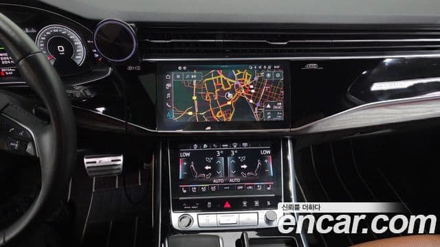 Audi Q7 2021 — ფოტო 13/20