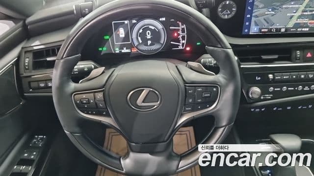 Lexus ES300h 2023 — Şəkil 12/17