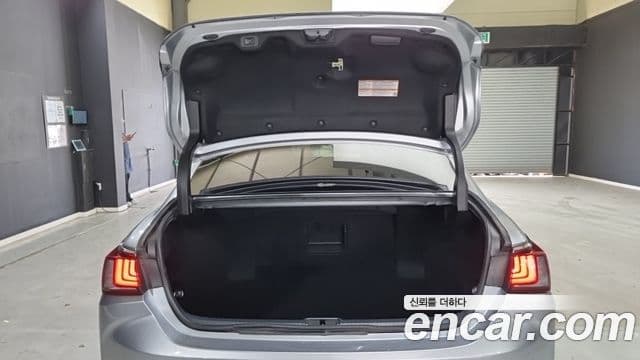 Lexus ES300h 2023 — Şəkil 17/17