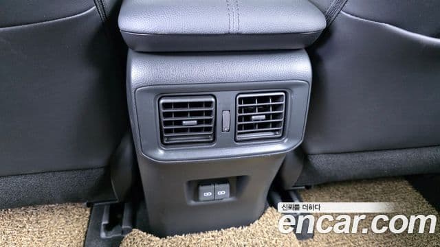 Toyota RAV4 2024 — ფოტო 18/20