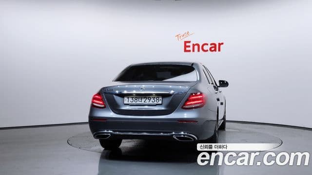 Mercedes-Benz E-Class 2020 — Фото 3/20