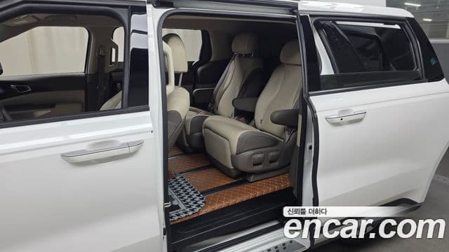 Kia Carnival 2021 — Şəkil 11/20