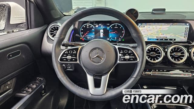 Mercedes-Benz GLB-Class 2022 — Şəkil 13/20