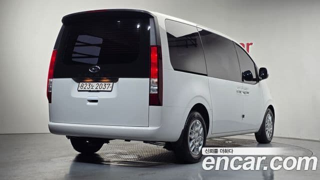 Hyundai Staria 2023 — Şəkil 2/20