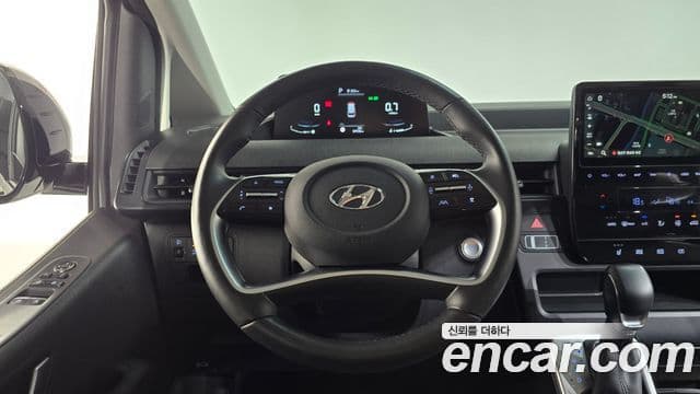 Hyundai Staria 2023 — Şəkil 13/20