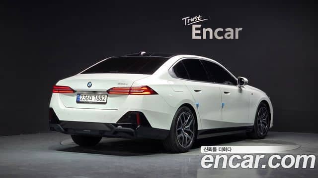 BMW 5 Series, 2024