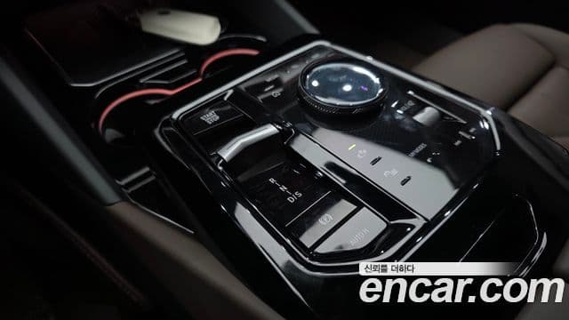 BMW 5 Series 2025 — Фото 9/20