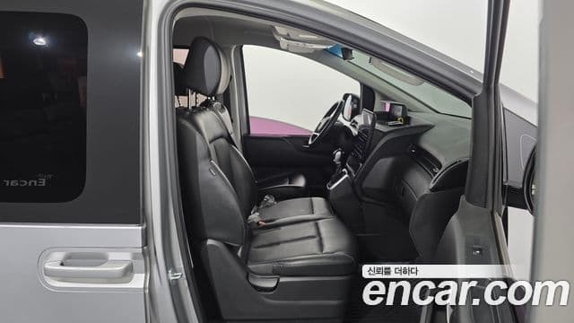 Hyundai Staria 2021 — Photo 27/31