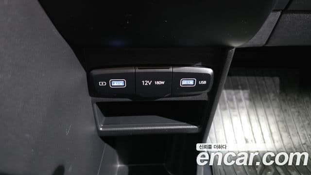Hyundai Staria 2021 — Photo 6/31