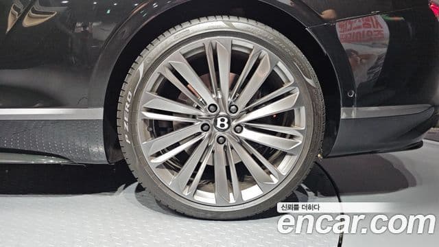 Bentley Continental GT 2025 — Photo 4/36