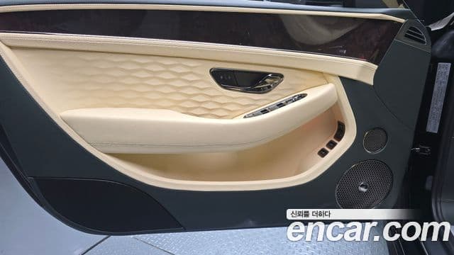 Bentley Continental GT 2025 — Photo 5/36