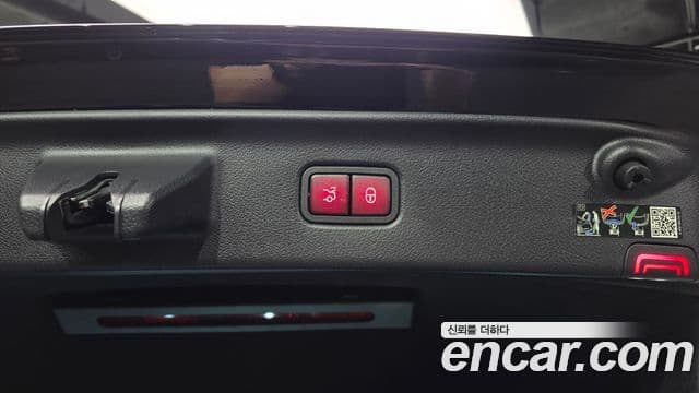 Mercedes-Benz S-Class 2023 — Photo 4/38