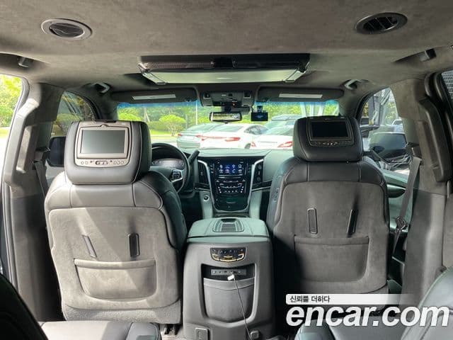 Cadillac Escalade 2019 — Photo 14/17