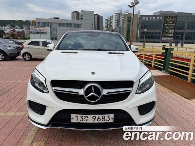 Mercedes-Benz GLE-Class 2018 — ფოტო 2/19