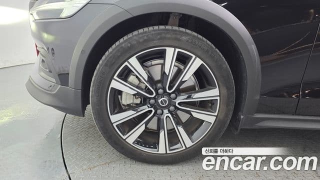 Volvo V60 Cross Country 2024 — ფოტო 5/20