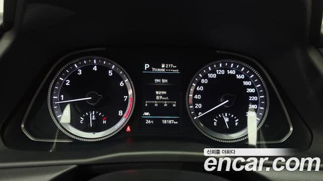 Hyundai Sonata 2022 — ფოტო 8/20