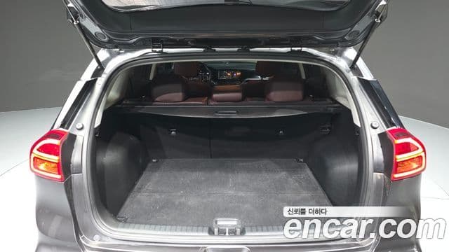 Kia Niro 2021 — фото 20 из 20