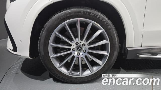 Mercedes-Benz GLE-Class 2023 — ფოტო 4/20