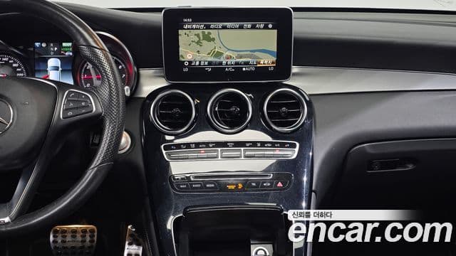 Mercedes-Benz GLC-Class 2018 — ფოტო 13/20