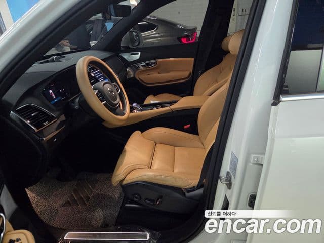 Volvo XC90 2025 — ფოტო 7/12