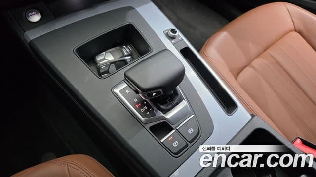 Audi Q5 2022 — ფოტო 9/20