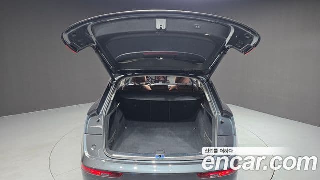 Audi Q5 2022 — ფოტო 17/20