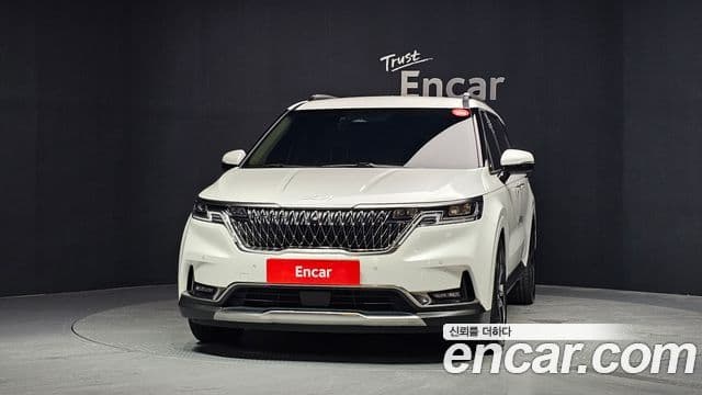 Kia Carnival 2023 — ფოტო 3/20