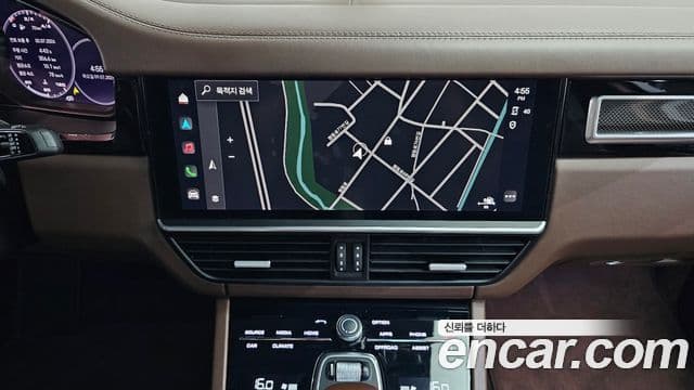 Porsche Cayenne 2022 — ფოტო 11/20