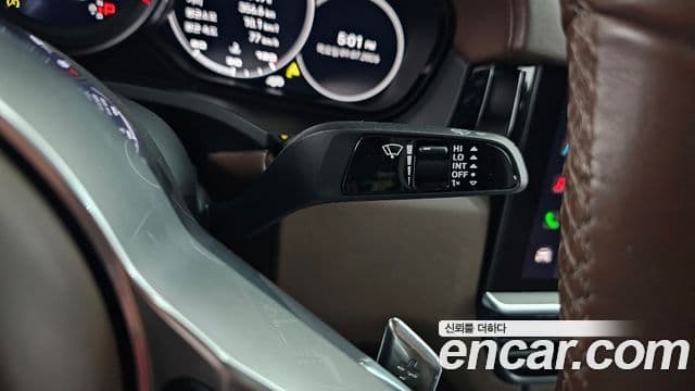 Porsche Cayenne 2022 — Photo 21/38