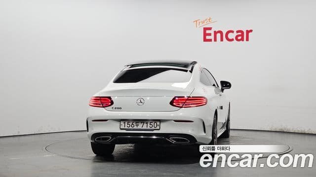 Mercedes-Benz C-Class 2021 — Photo 2/20