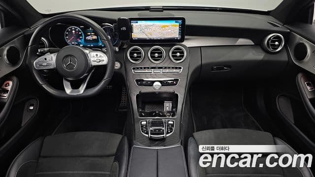 Mercedes-Benz C-Class 2021 — Photo 13/20
