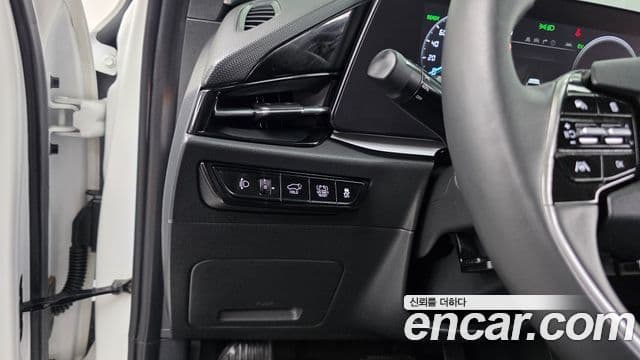 Kia Niro 2022 — Фото 17/20