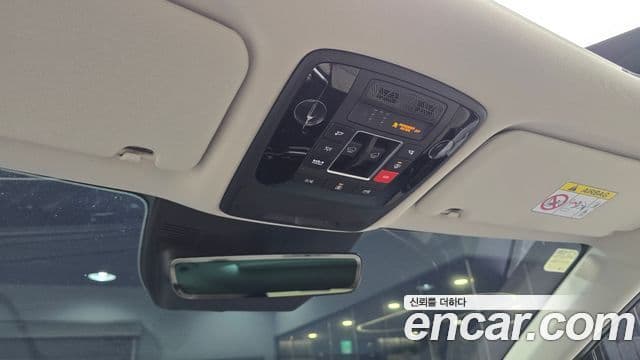 Kia Carnival 2024 — ფოტო 19/20