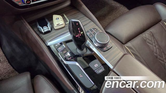 BMW 5 Series 2019 — Şəkil 11/20