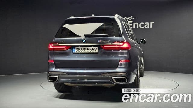 BMW X7 2022 — Photo 4/20