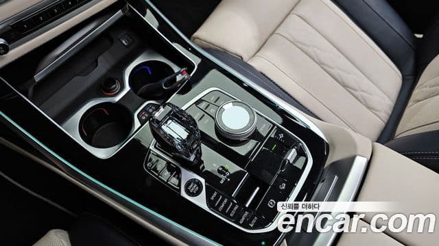 BMW X7 2022 — Photo 17/20