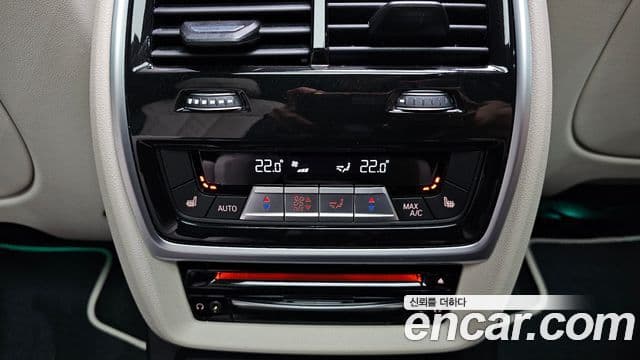 BMW X7 2022 — Photo 2/20