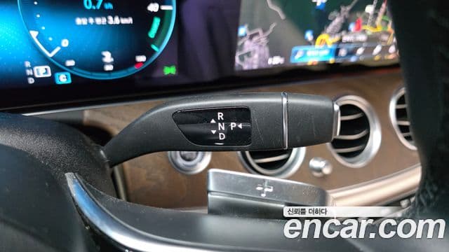 Mercedes-Benz E-Class 2021 — Фото 9/20