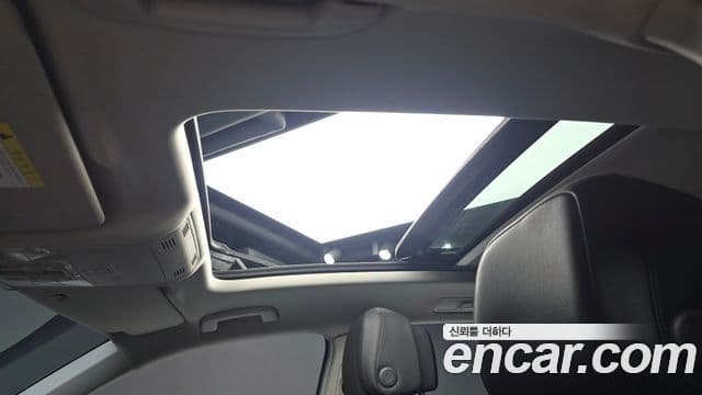 Volkswagen Tiguan 2018 — Şəkil 18/20