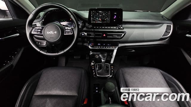 Kia Seltos 2022 — ფოტო 10/20