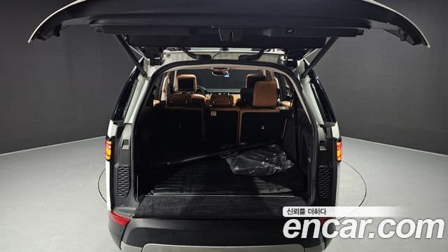 Land Rover Discovery 5 2019 — фото 20 из 20
