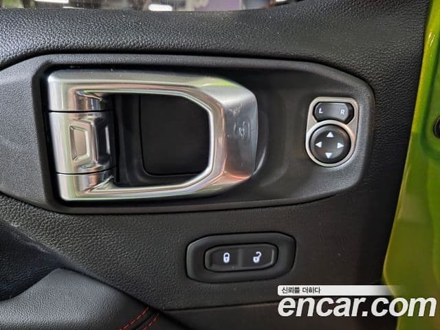 Jeep Wrangler 2025 — ფოტო 16/20