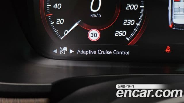 Volvo V90 Cross Country 2021 — ფოტო 21/38
